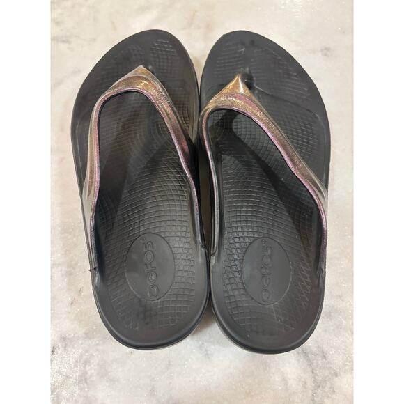 OOFOS OOlala Luxe Recovery Sandals Women’s W7 Solstice Iridescent Flip Flops - Picture 6 of 7